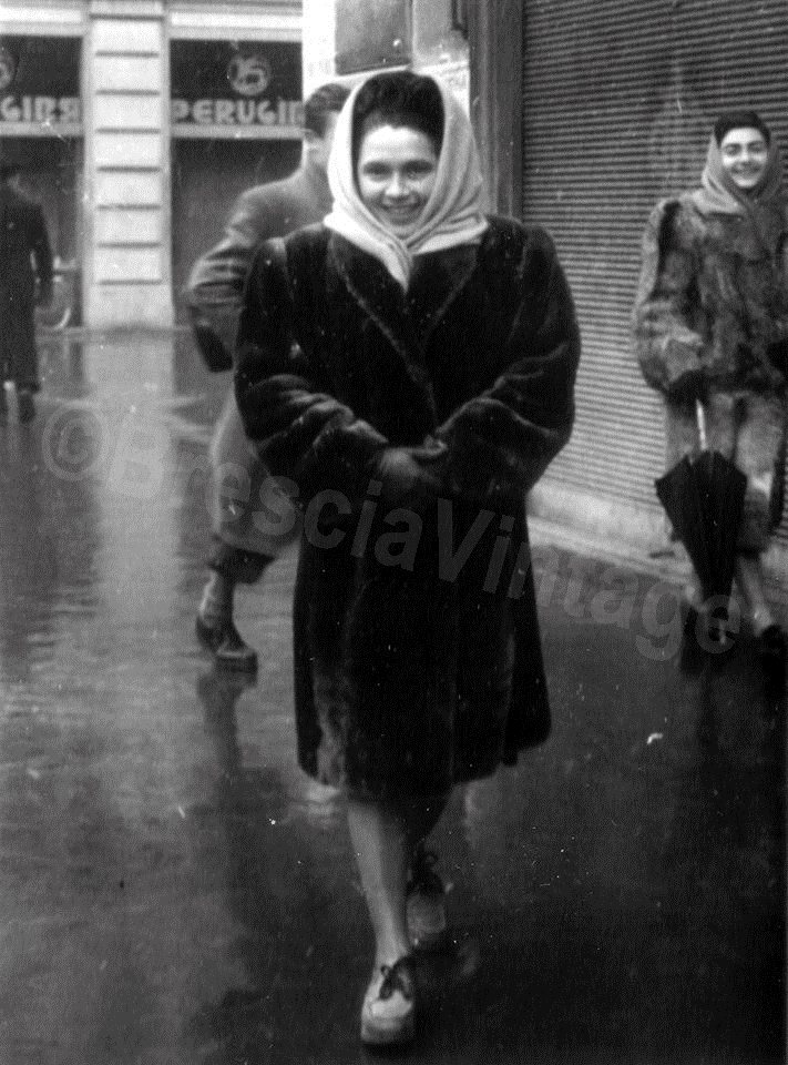 Mia mamma in centro …fine anni ’40