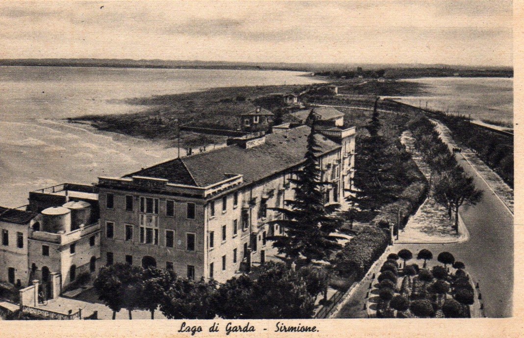 Sirmione in una cartolina degli anni 30