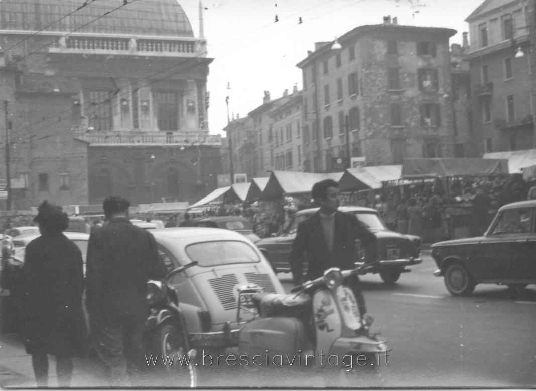 piazza del mercato brescia 1960