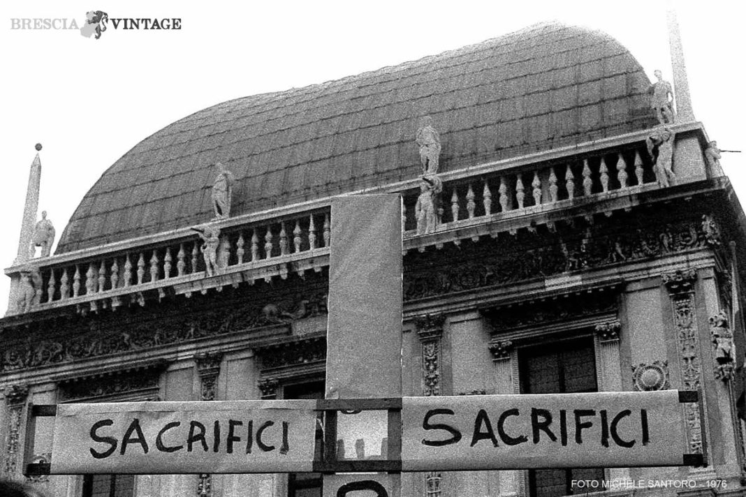 Sacrifici in Piazza Loggia