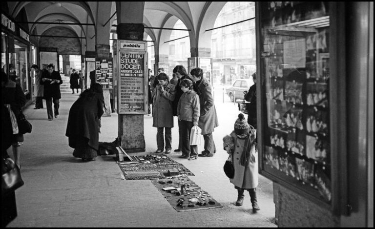 Sotto i portici nel 1977